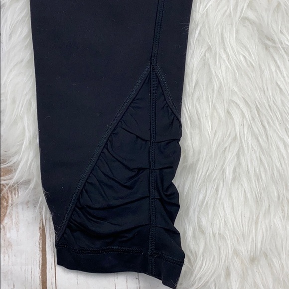 Lululemon Embrace Crop - Picture 3 of 8